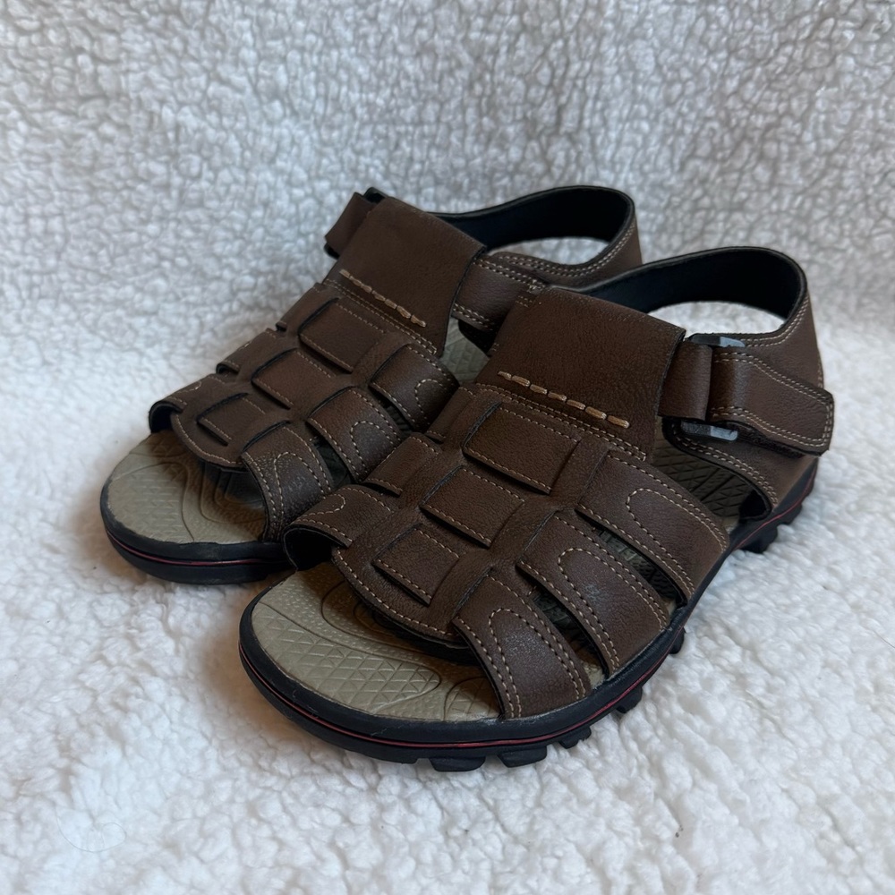 Beaver Creek brown boy, sandals, size 3